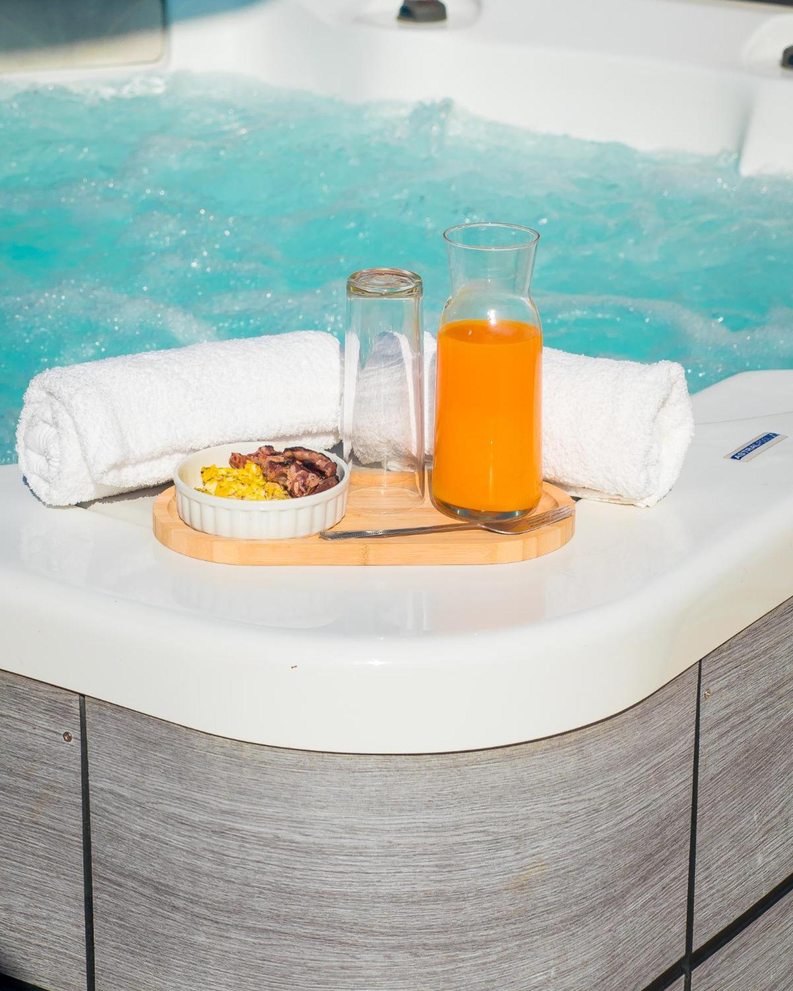 Evasion En Plein Coeur De La Ville T2 Jacuzzis Sauna Et Piscine Au Centre De Port-Louis Zewnętrze zdjęcie